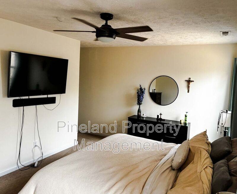 7704 Redwood Ave - Photo 6 of 17