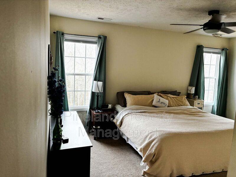 7704 Redwood Ave - Photo 7 of 17