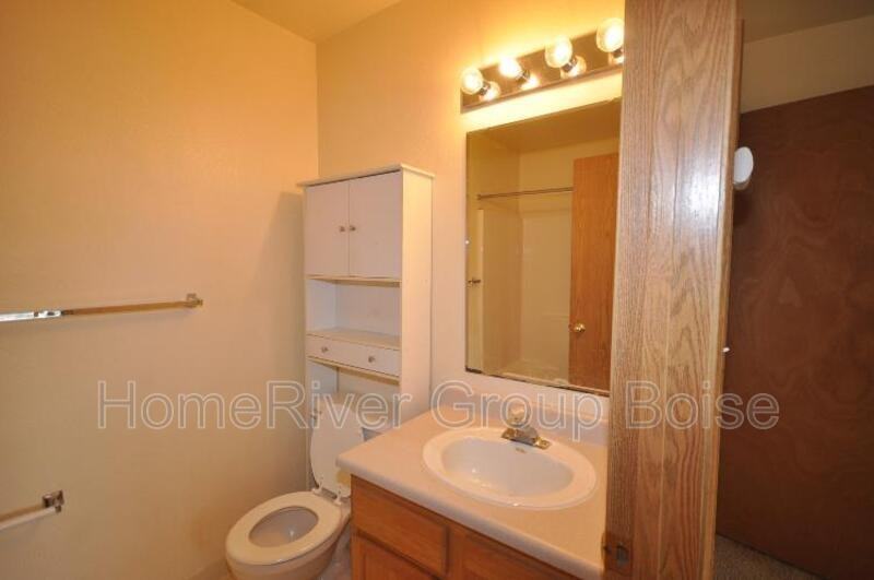 1304 S Ivy St - Photo 4 of 21