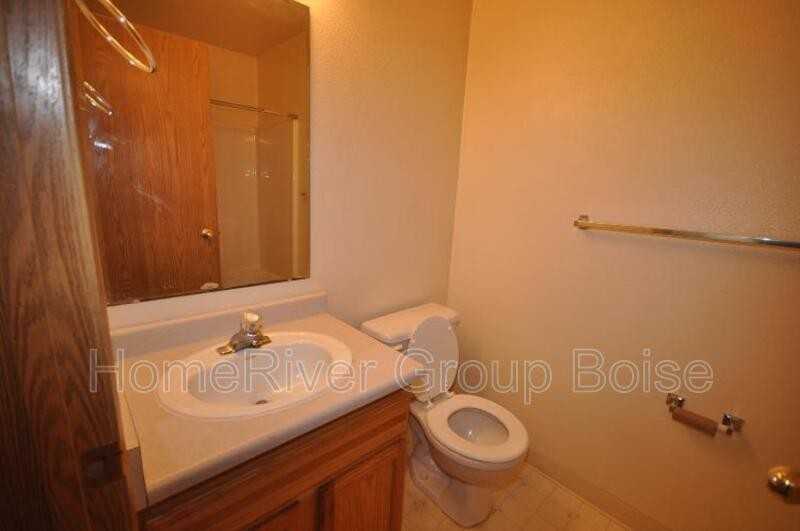 1304 S Ivy St - Photo 5 of 21