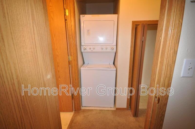 1304 S Ivy St - Photo 6 of 21