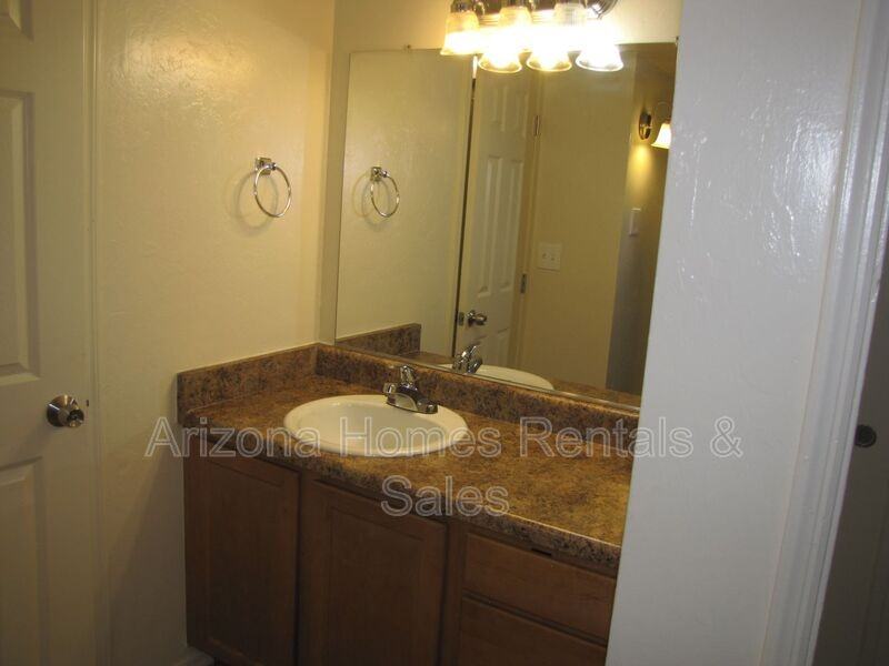 623 S Kacee Ave - Photo 6 of 12