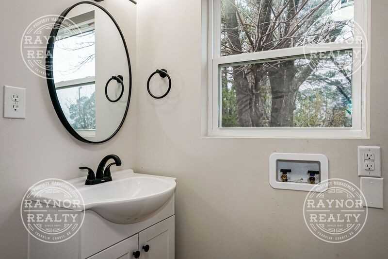 515 Dale St Sw - Photo 5 of 16