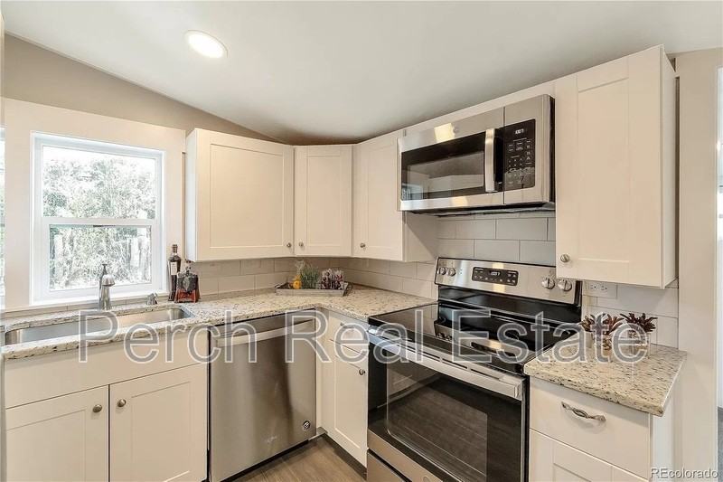 2868 Benton St - Photo 2 of 11