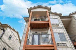 featured image of 300 Hoxton Ave
