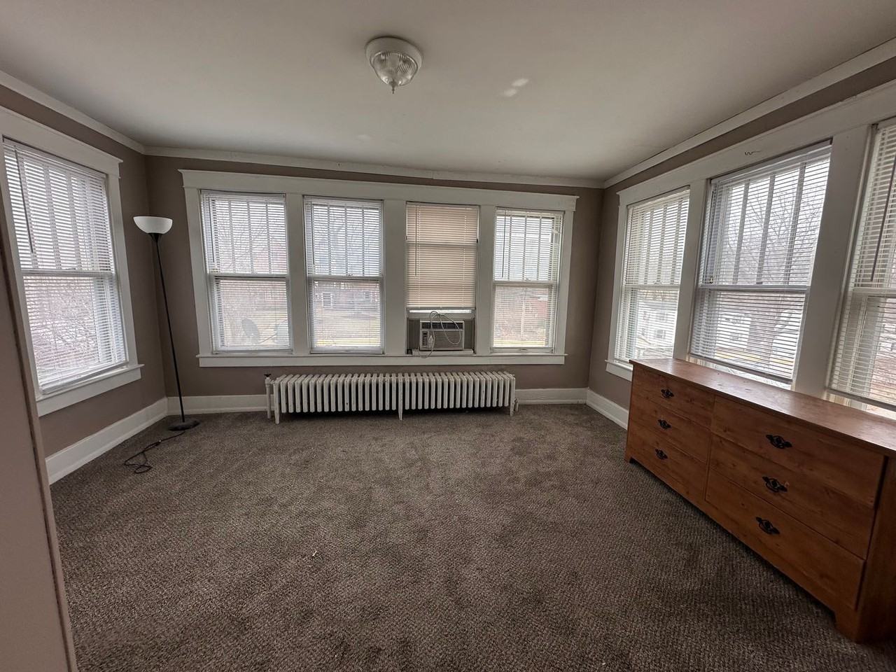 109 E Stewart Rd - Photo 2 of 10