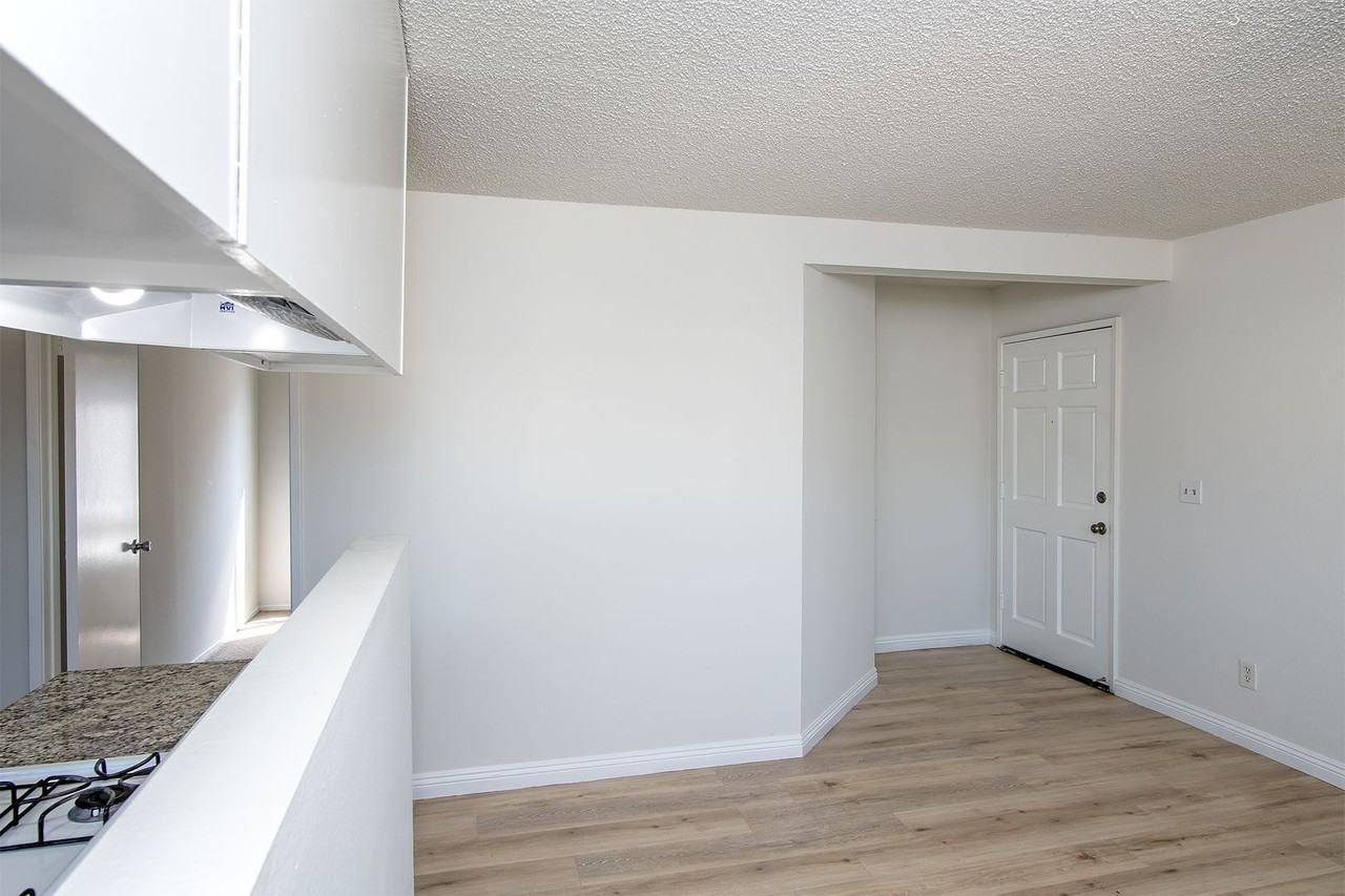 elm134 - Photo 4 of 40