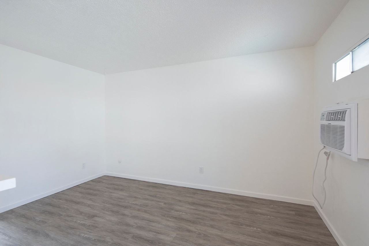 Aztec Pacific Apartments - Photo 7 of 42