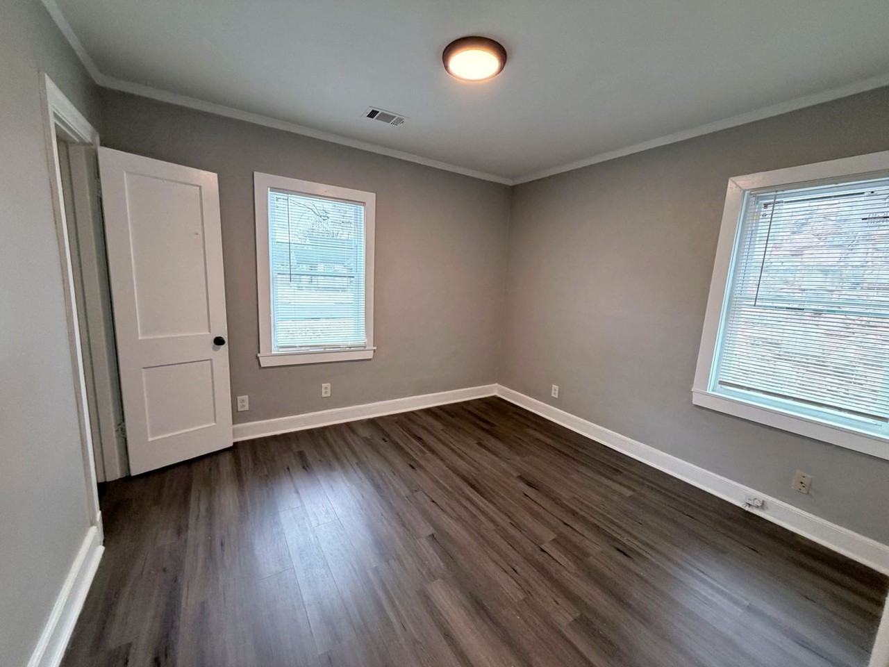 2644 Burns Ave - Photo 4 of 17