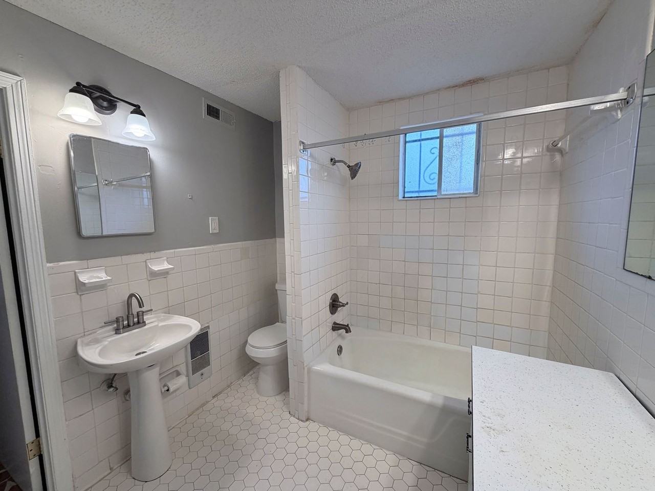 2644 Burns Ave - Photo 7 of 17