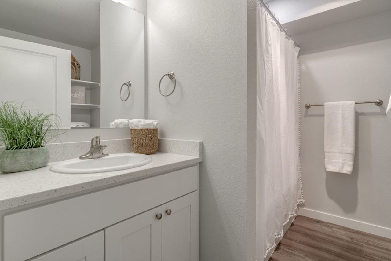 RIVERBEND APARTMENTS - Photo 6 of 13