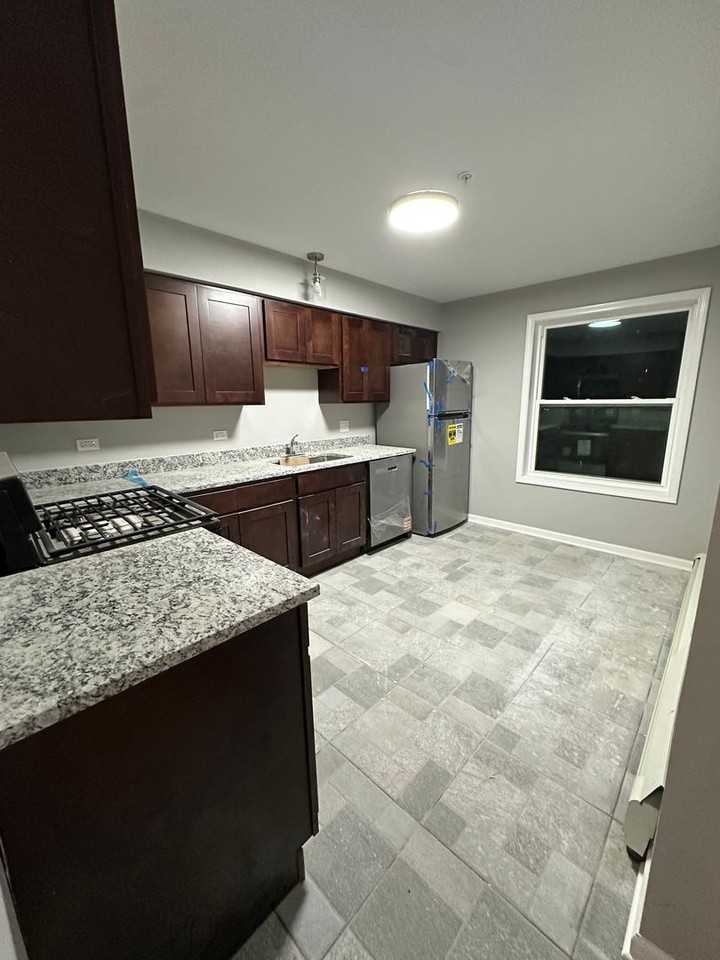 Crestline Villas Apartments - Photo 7 of 20