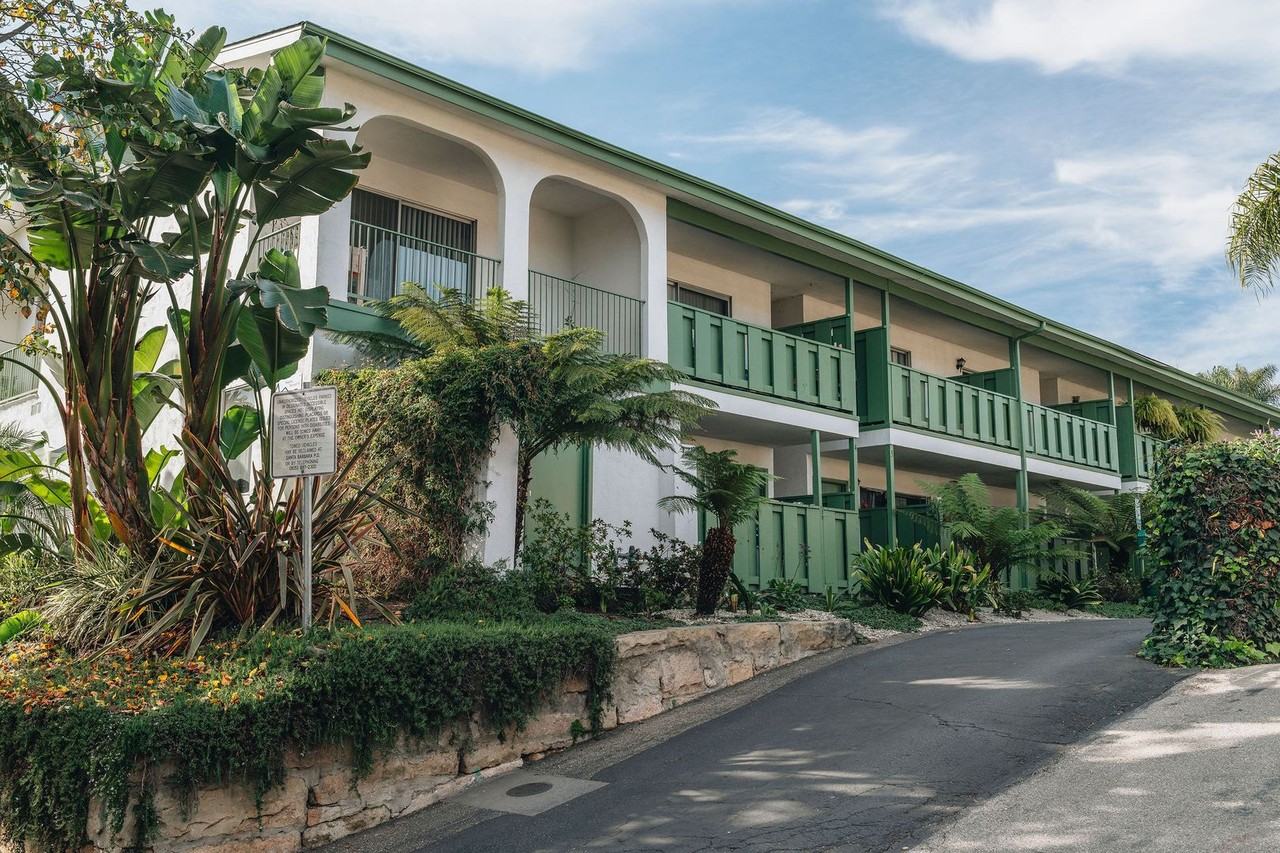 320 W Canon Perdido St #8 - Photo 2 of 14