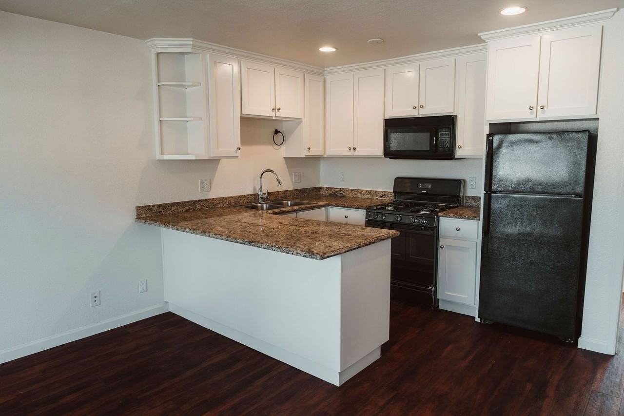 320 W Canon Perdido St #8 - Photo 6 of 14