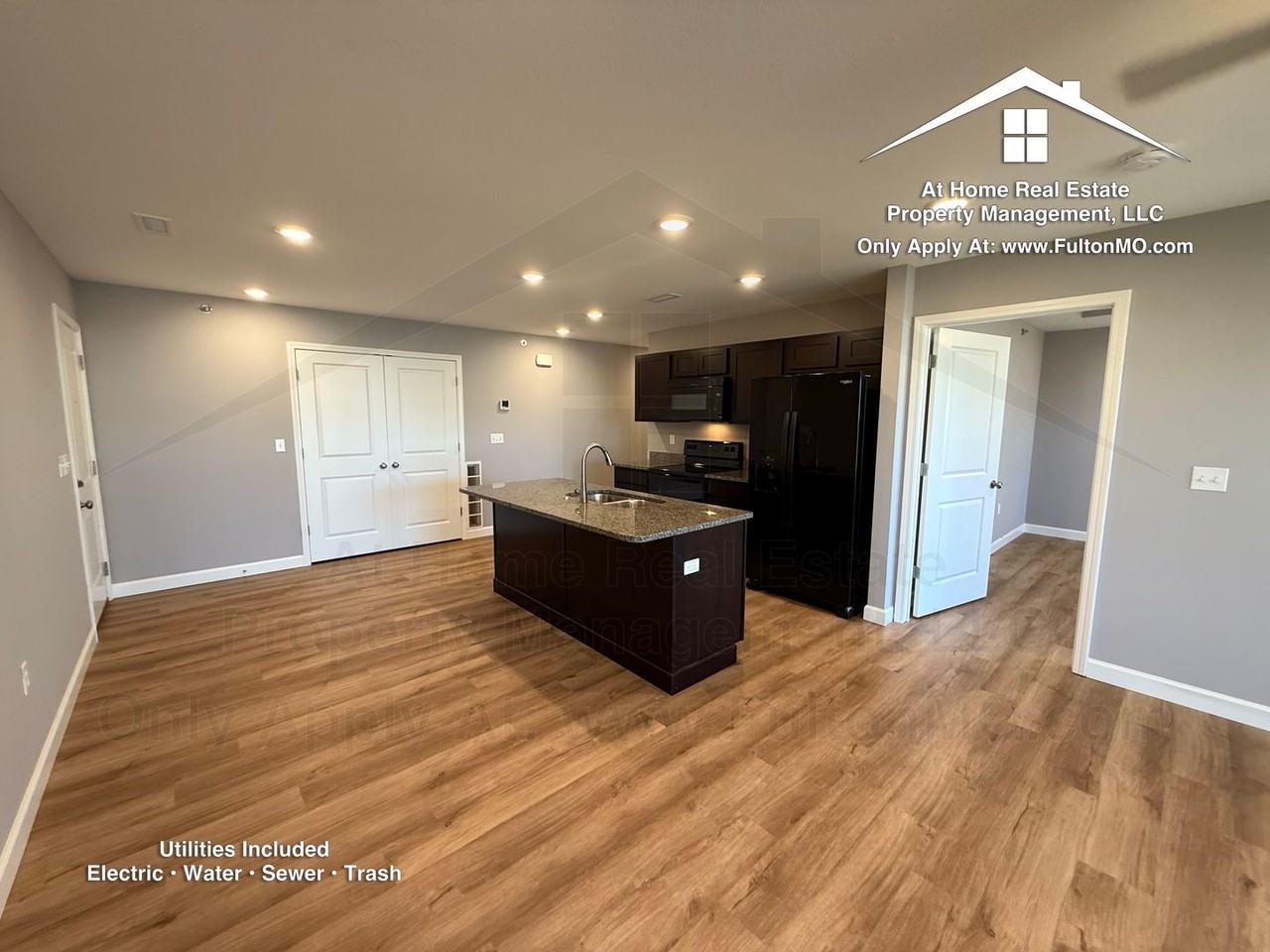 2610 N Bluff St - Photo 2 of 33