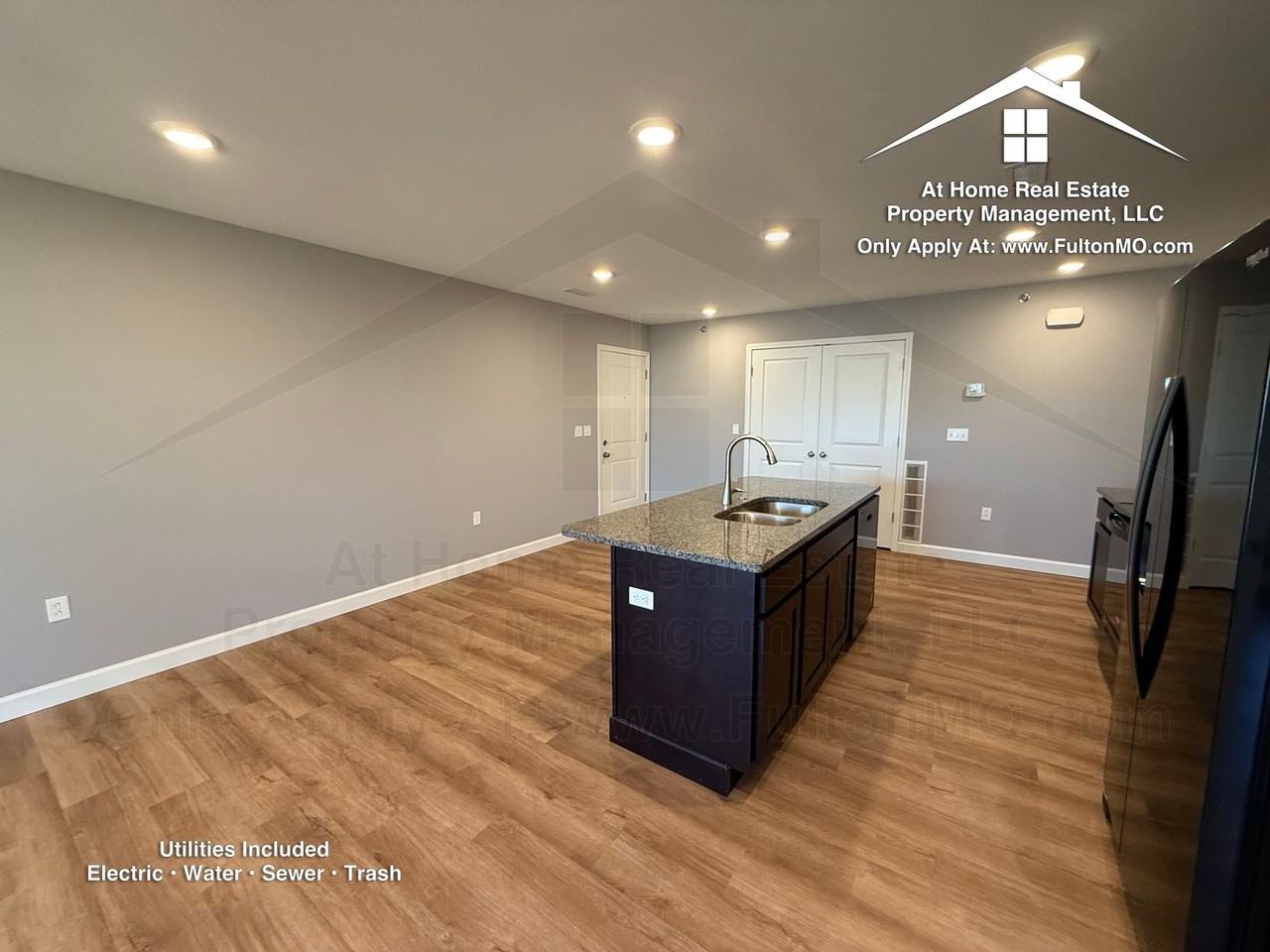 2610 N Bluff St - Photo 3 of 33