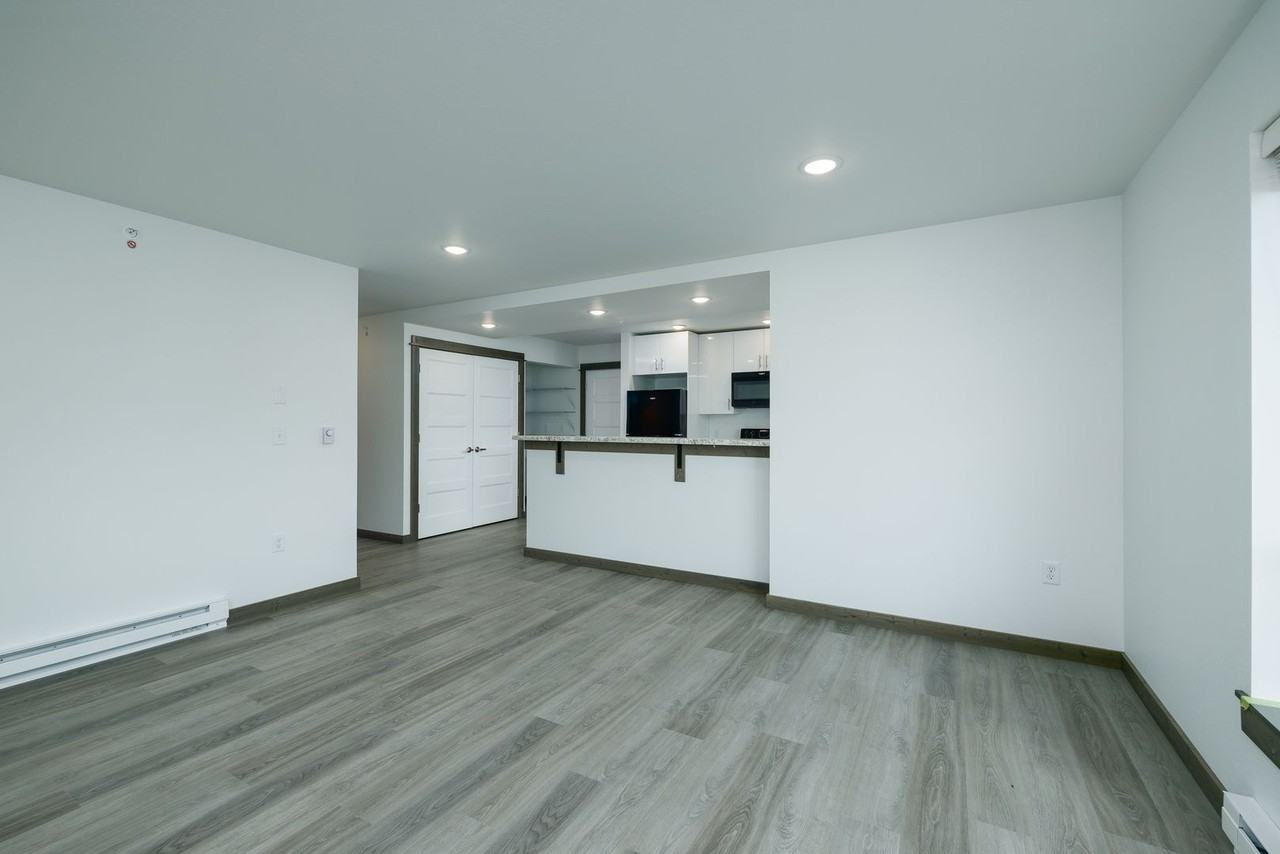 1160 Abigail Lane - Photo 5 of 34