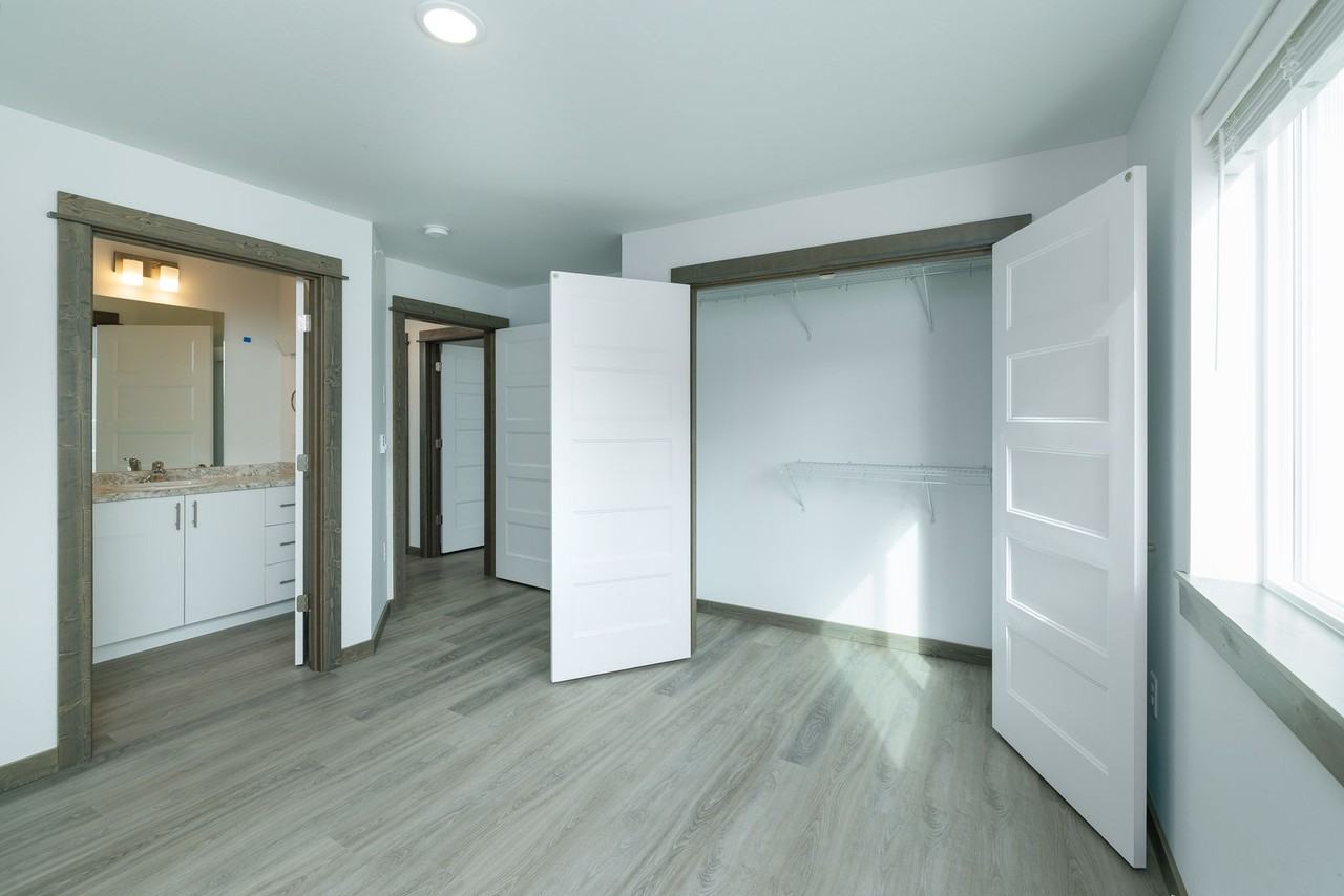 1160 Abigail Lane - Photo 7 of 34