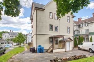 featured image of 325 Chestnut St