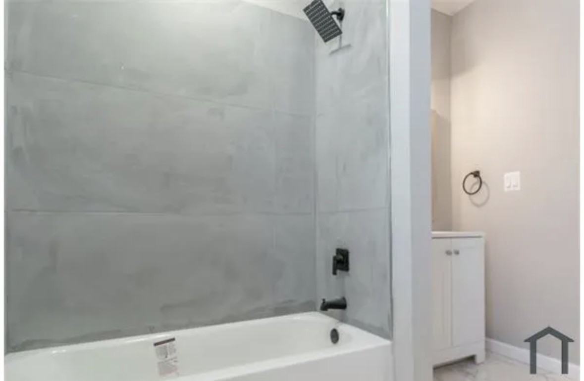 3026 West Garrison Avenue - Photo 6 of 10