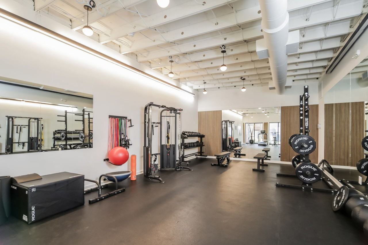 Stylish Studio, 1 and 2 Bed + Den in the Heart of Downtown Charleston - Photo 4 of 50