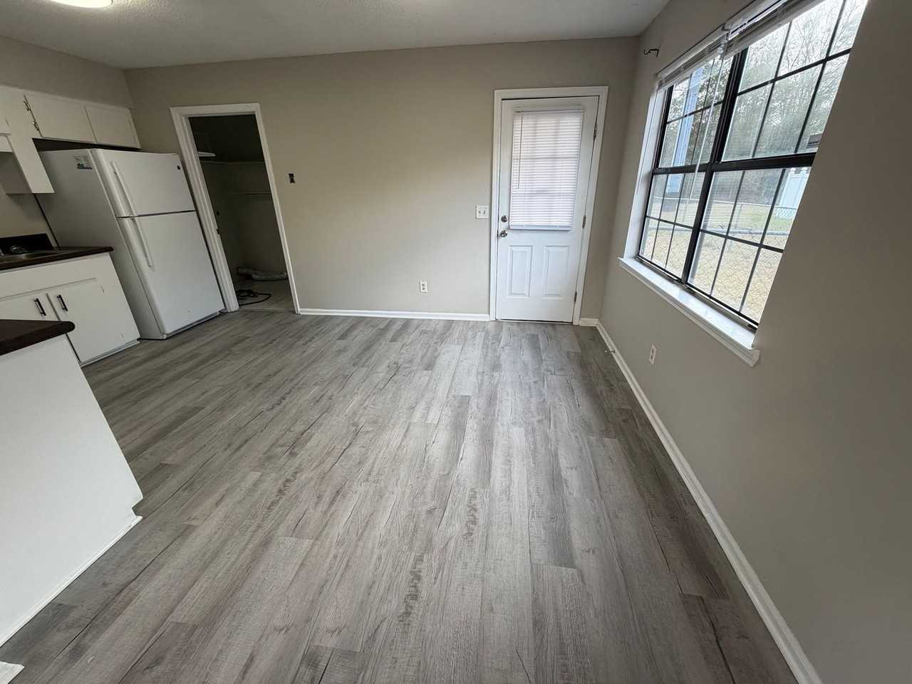 822 Lost Grove Ln - Photo 4 of 16