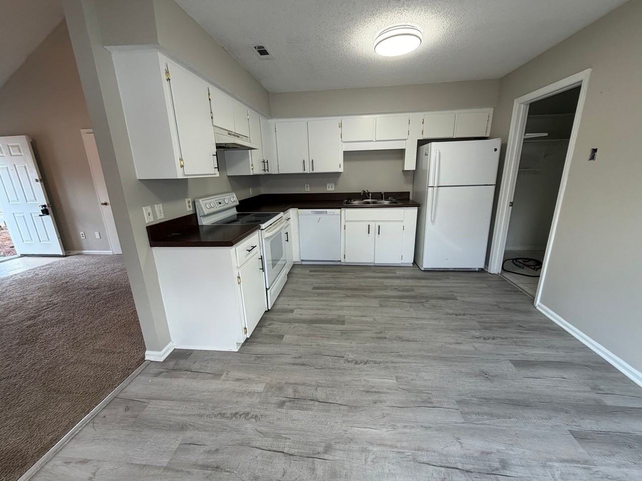 822 Lost Grove Ln - Photo 5 of 16