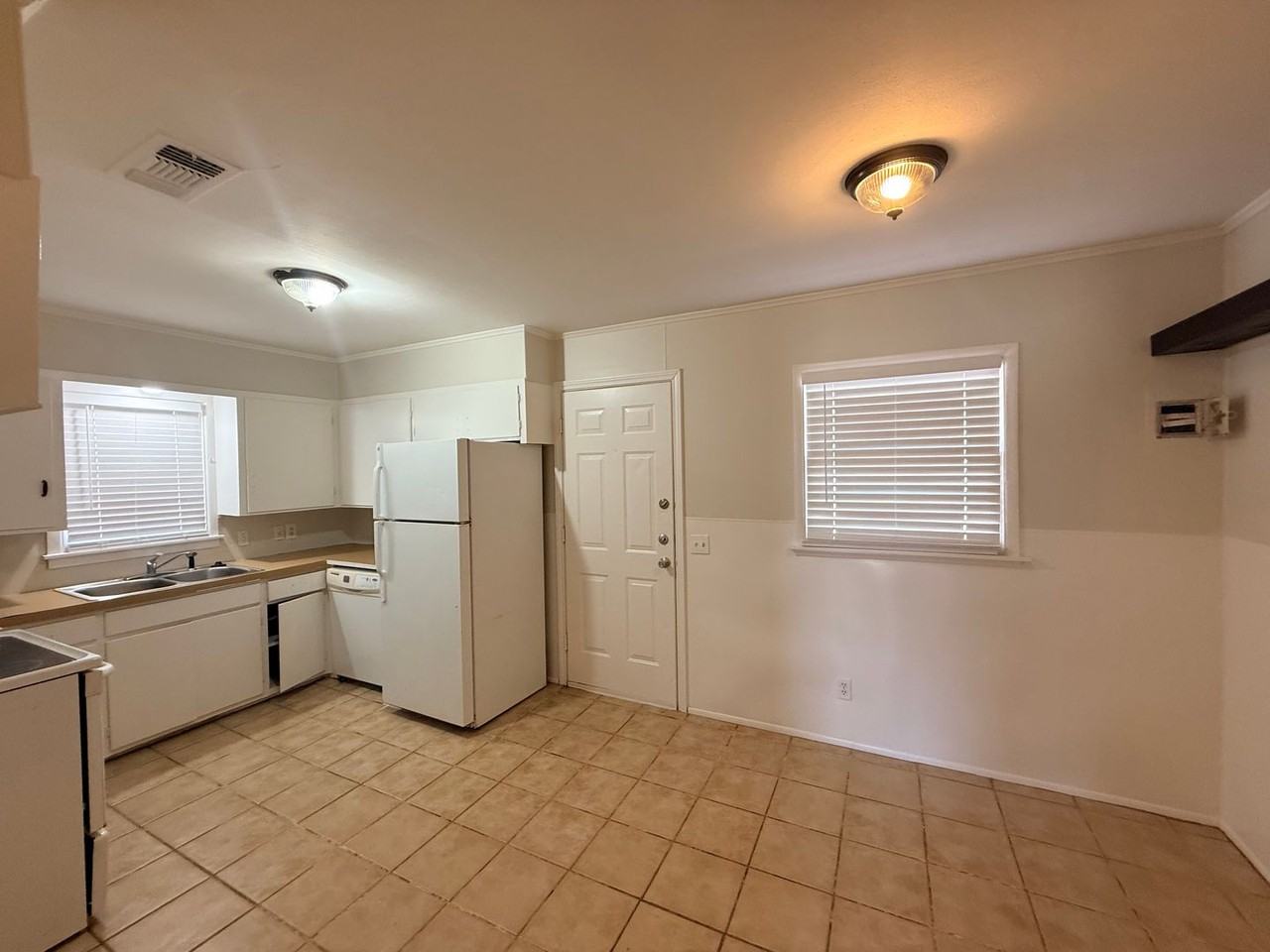 3114 37th St - Photo 3 of 11