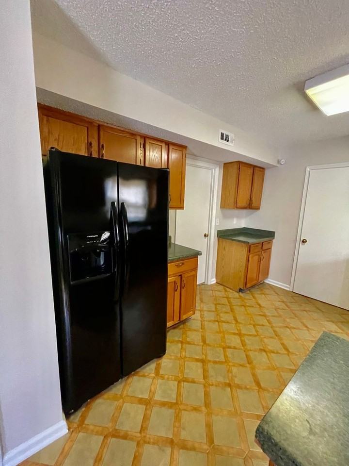 5320 Bellflower Ln - Photo 3 of 8