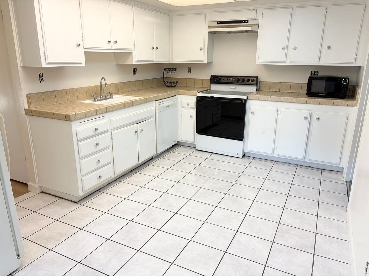 13045 Thoroughbred Way - Photo 7 of 18