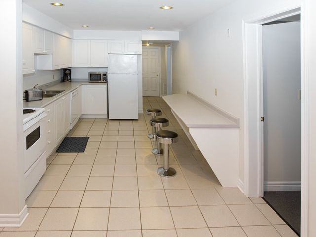 217 Sarnia Road - Photo 4 of 8