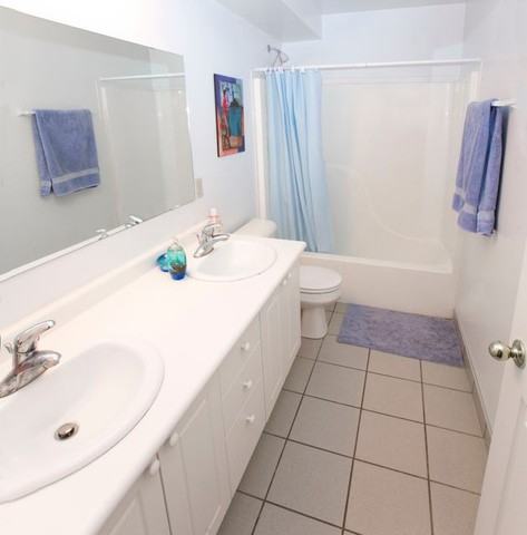 217 Sarnia Road - Photo 5 of 8