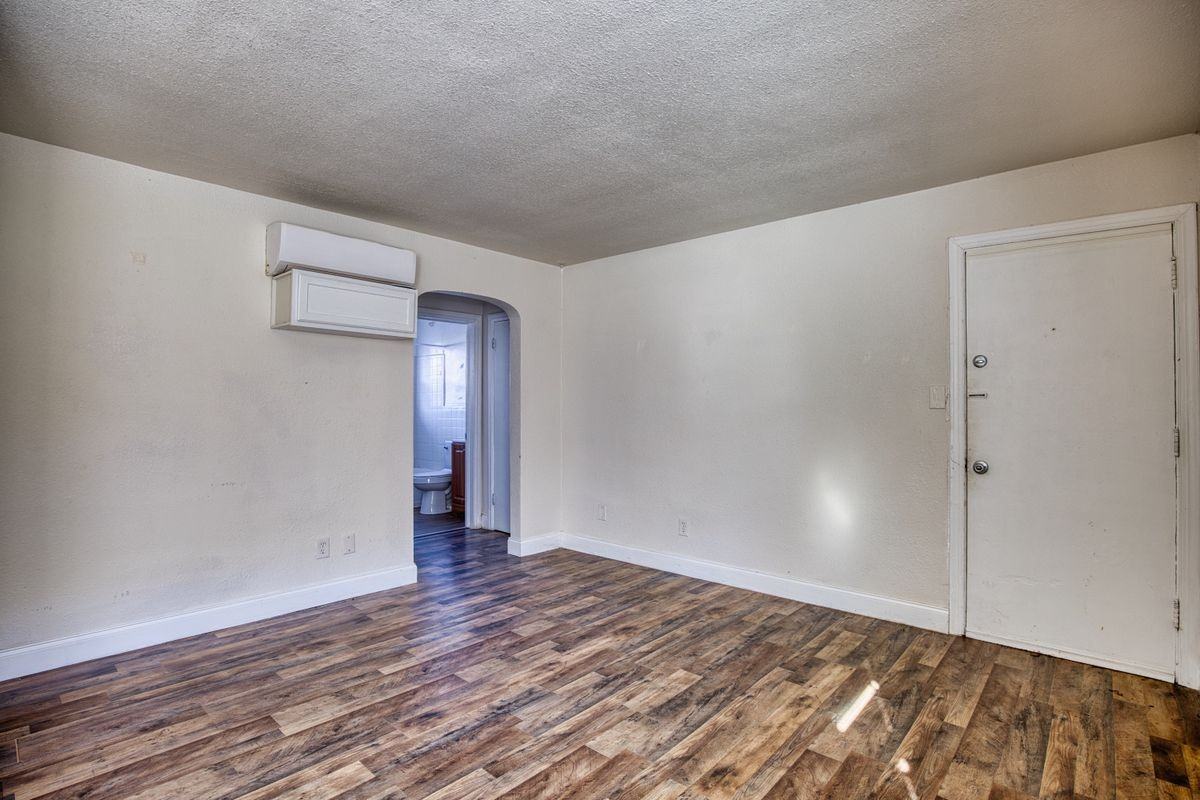 1005 Little Bay Ave ##B1