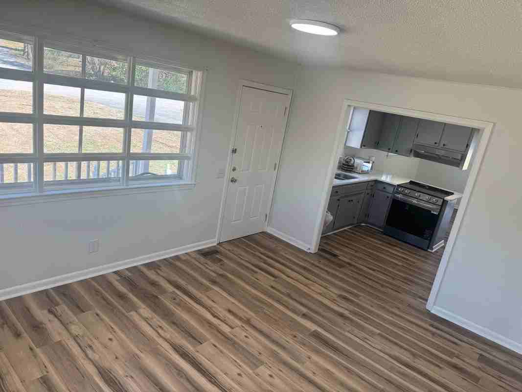 261 Oak Cir - Photo 3 of 13