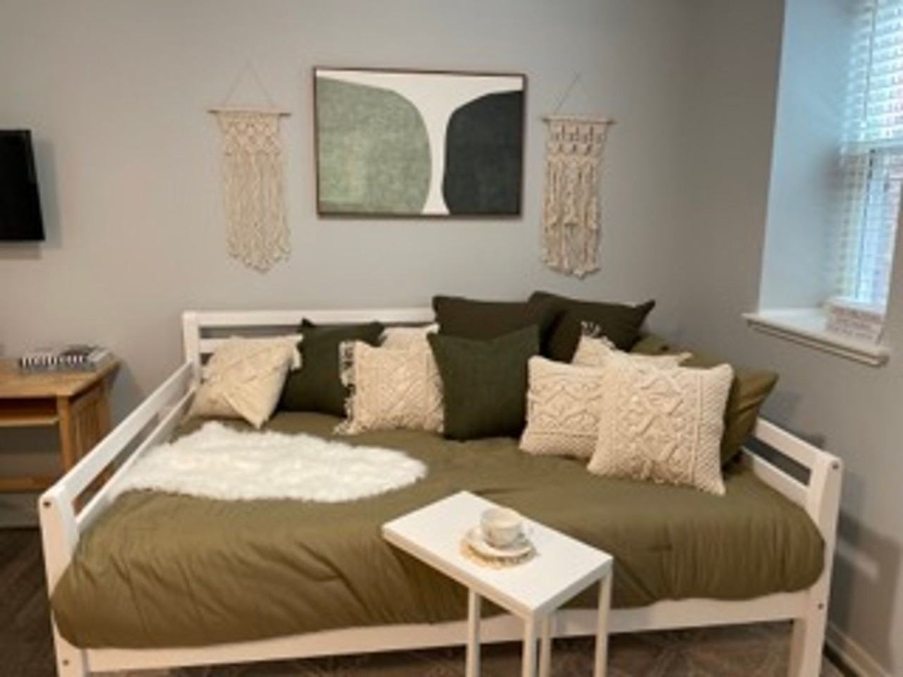 5240 5240 N. Winthrop - 315 #315 - Photo 4 of 19