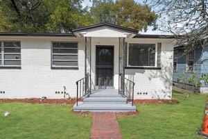 featured image of 503 W 16th St