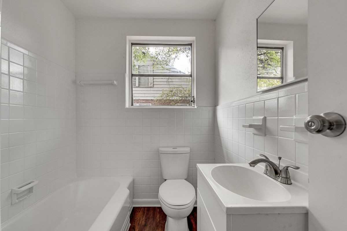 503 W 16th St - Photo 4 of 16