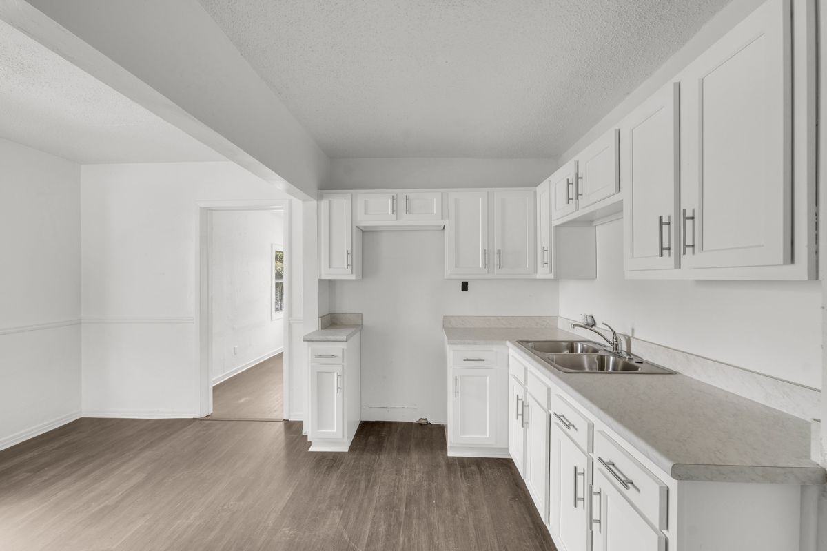 1227 Dena St - Photo 6 of 16