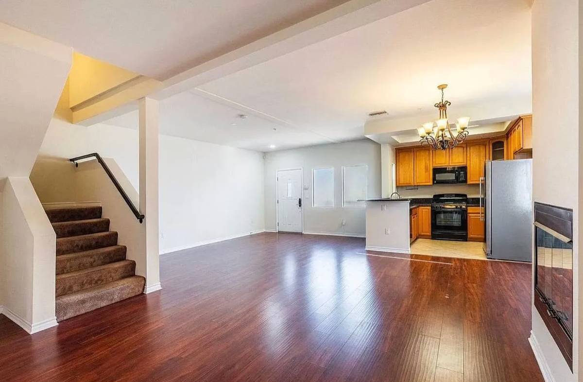 11630 Hamlin St ##2 - Photo 2 of 3