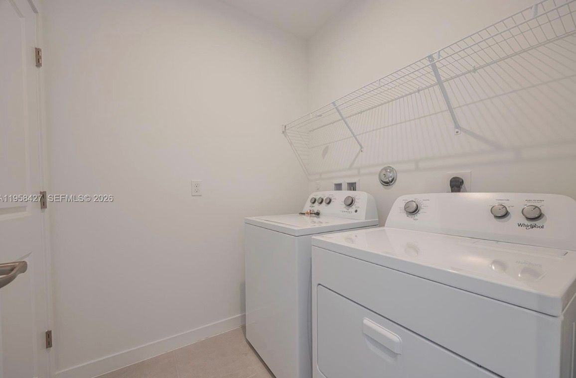 7040 Channing Ave - Photo 6 of 20