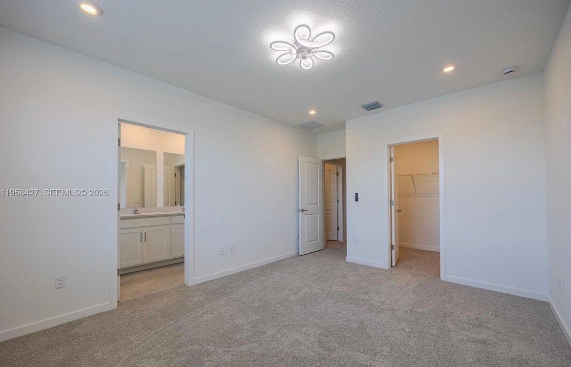 7040 Channing Ave - Photo 7 of 20