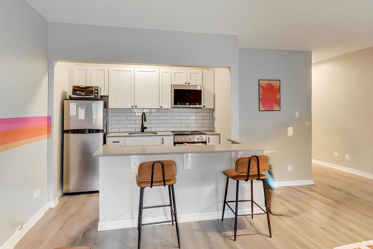 1750 N Wells St ##103 - Photo 4 of 9