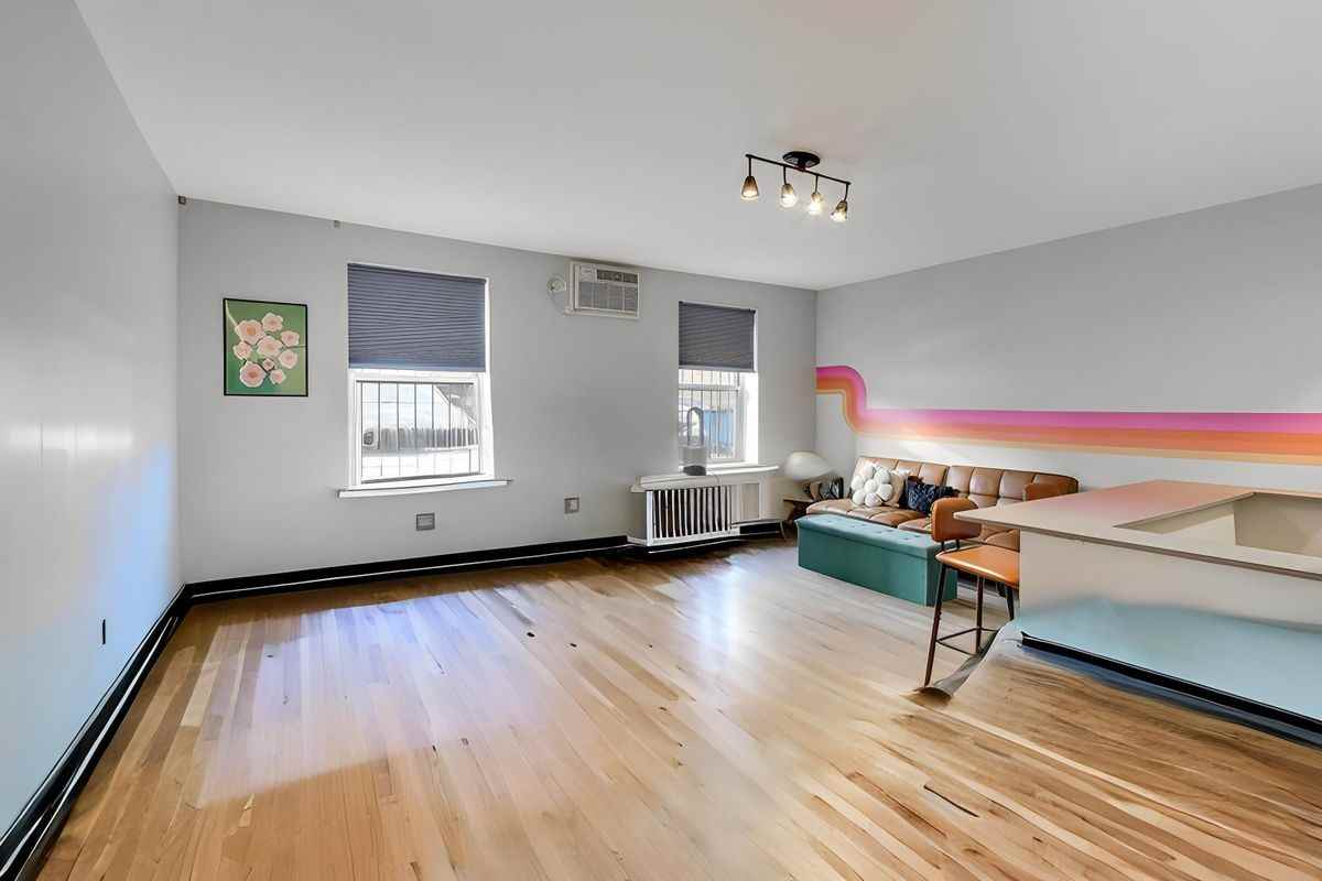 1750 N Wells St ##103 - Photo 5 of 9