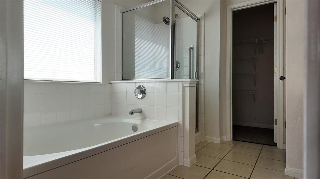 100 Maplewood S - Photo 6 of 8