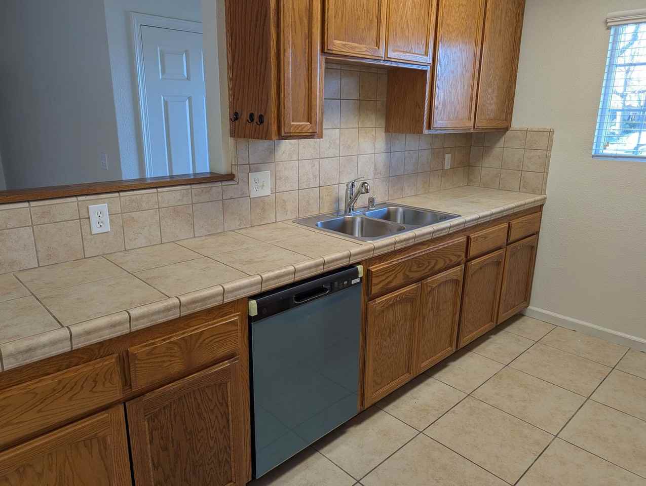 2325 W Dayton Ave - Photo 7 of 12