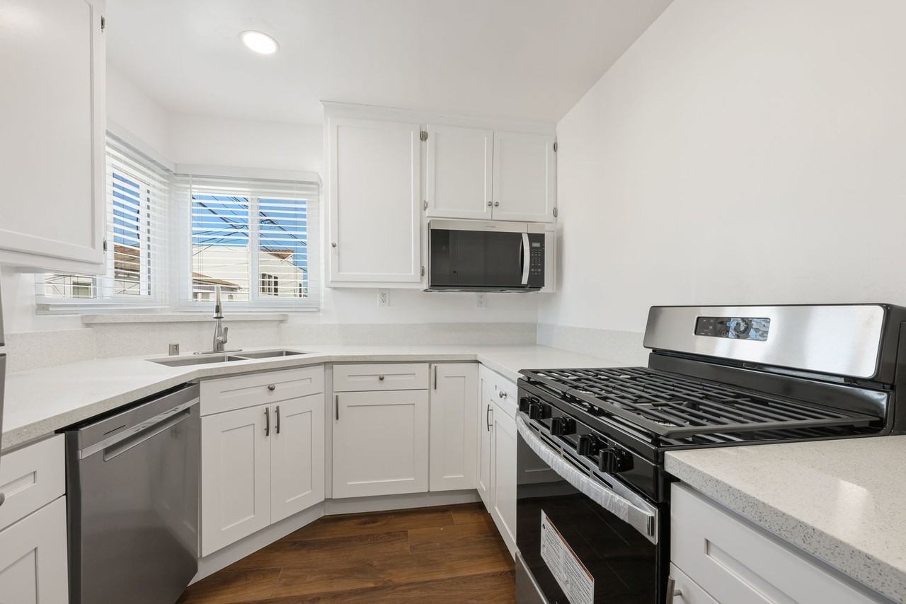 Georgia Street - Photo 7 of 35