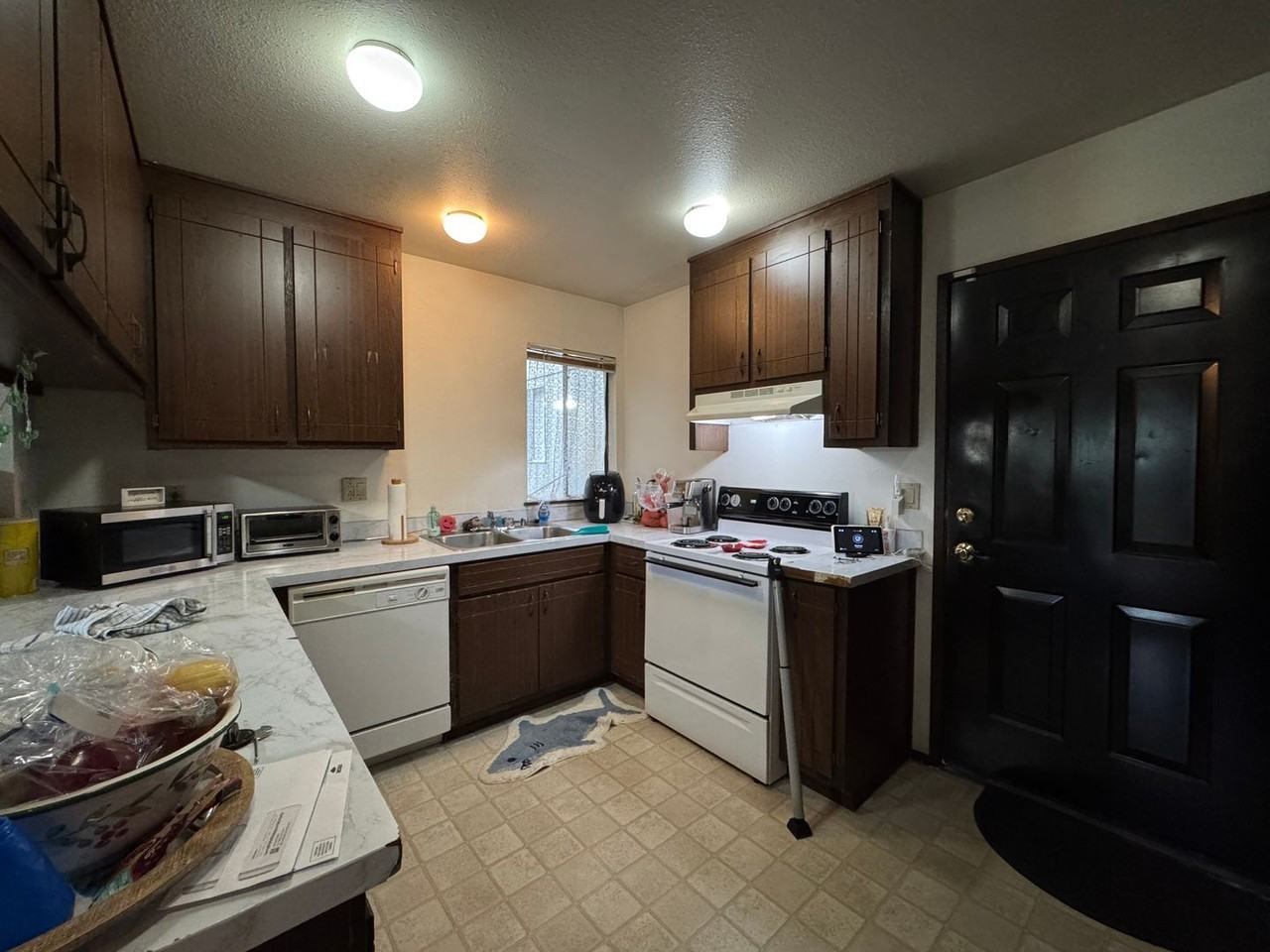 2111 Knox Ave #7 - Photo 4 of 25