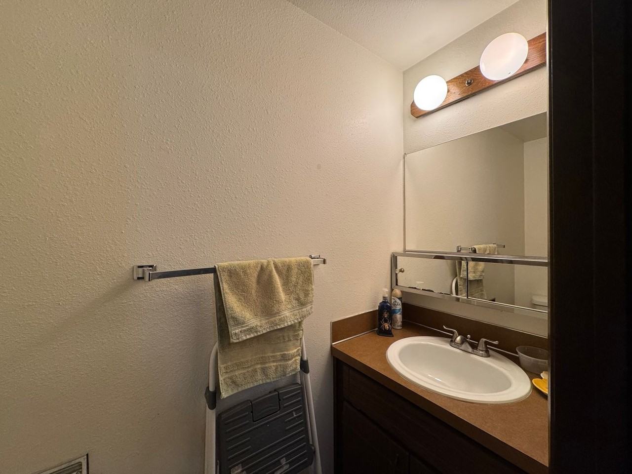 2111 Knox Ave #7 - Photo 7 of 25