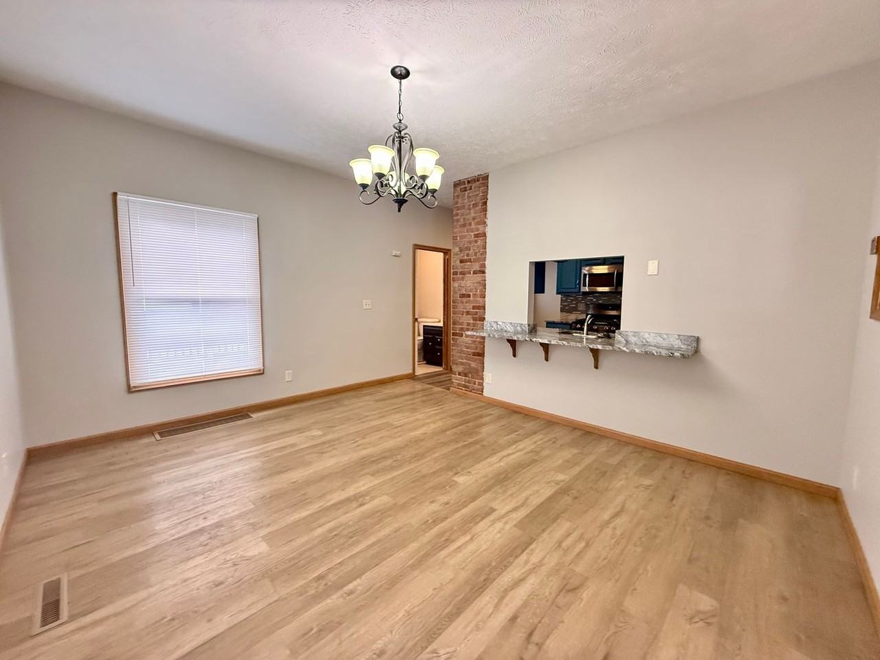 1102 N Madison St - Photo 4 of 16