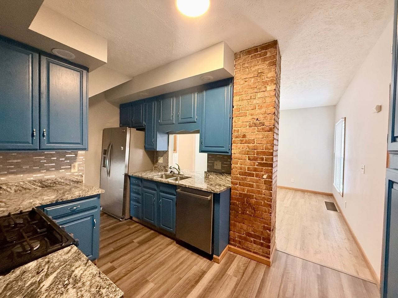 1102 N Madison St - Photo 6 of 16